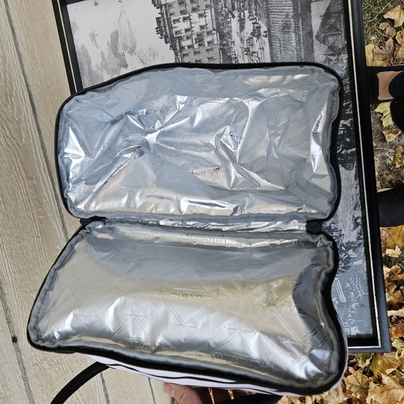 Rachel Ray insulated two compartment lunch bag black and white stripes - Picture 5 of 5